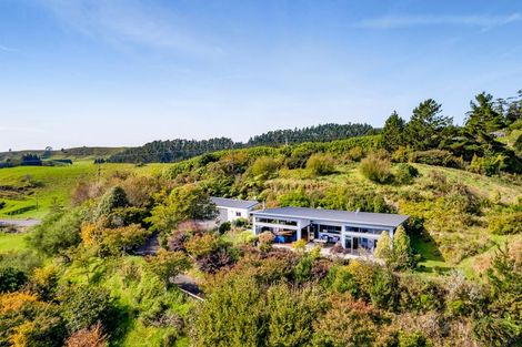 Photo of property in 10 Allan Road, Burgess Park, New Plymouth, 4371