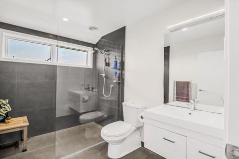 Photo of property in 33 Golf Vue Place, Castlecliff, Whanganui, 4501