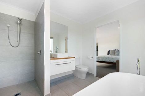 Photo of property in 125 Wharf Road, Clarks Beach, Pukekohe, 2679