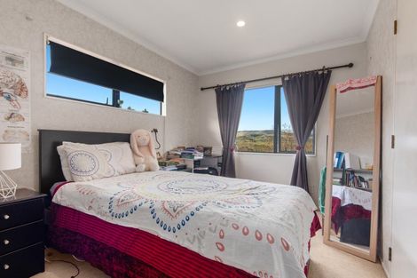 Photo of property in 100 Pacific Drive, Fitzherbert, Palmerston North, 4410