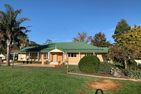Photo of property in 154 Awa Road, Kumeu, 0891