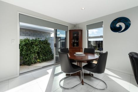 Photo of property in 18 Marion Crescent, Papamoa Beach, Papamoa, 3118