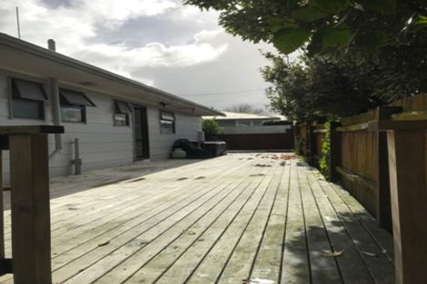Photo of property in 2/47 Larnoch Road, Henderson, Auckland, 0610