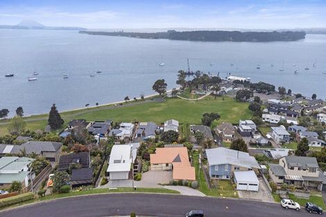 Photo of property in 83 Harbour View Road, Omokoroa, 3114