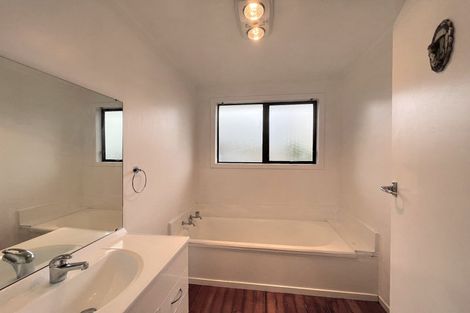 Photo of property in 11 Tiraumea Drive, Pakuranga, Auckland, 2010