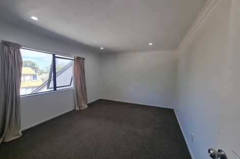 Photo of property in 54 Redoubt Road, Clover Park, Auckland, 2105