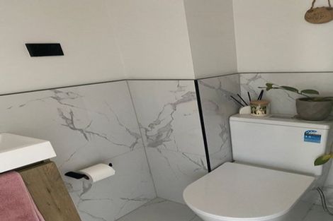 Photo of property in 2/2 Anthony Place, Pakuranga, Auckland, 2010