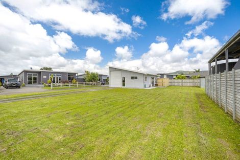 Photo of property in 6 Rena Place, Whitianga, 3510