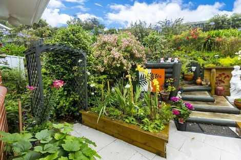 Photo of property in 10b Tiwakawaka Grove, Heretaunga, Upper Hutt, 5018