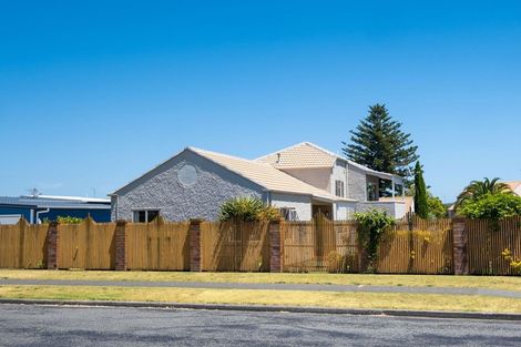 Photo of property in 1/184 Charles Street, Westshore, Napier, 4110