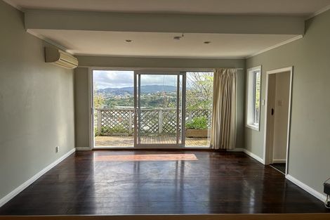 Photo of property in 107 Nevay Road, Miramar, Wellington, 6022