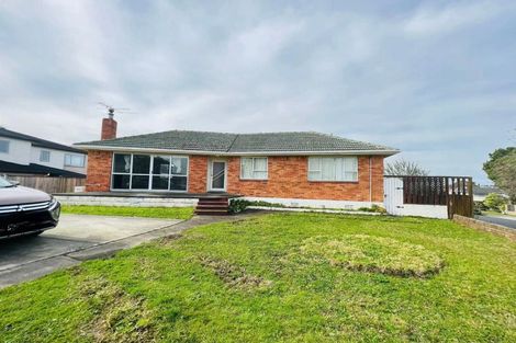 Photo of property in 68b Botany Road, Botany Downs, Auckland, 2010