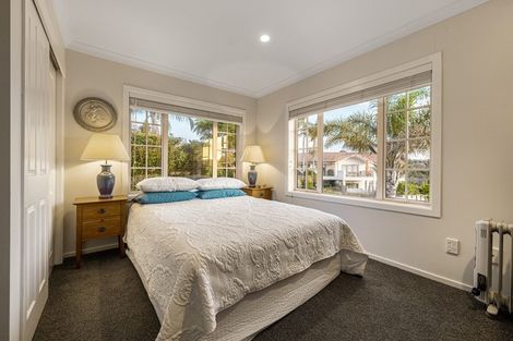 Photo of property in 7 Star Place, Cockle Bay, Auckland, 2014