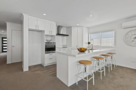 Photo of property in 10 Awatira Drive, Papamoa Beach, Papamoa, 3118