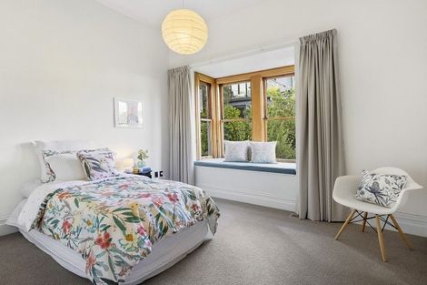 Photo of property in 40 Fairview Crescent, Kelburn, Wellington, 6012