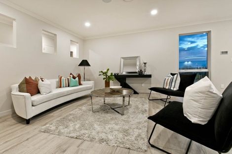 Photo of property in 18 Cassidy Drive, Orewa, 0931