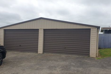 Photo of property in 15a Churchill Terrace, Waiuku, 2123