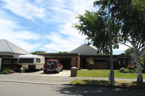 Photo of property in 105 Apsley Drive, Avonhead, Christchurch, 8042