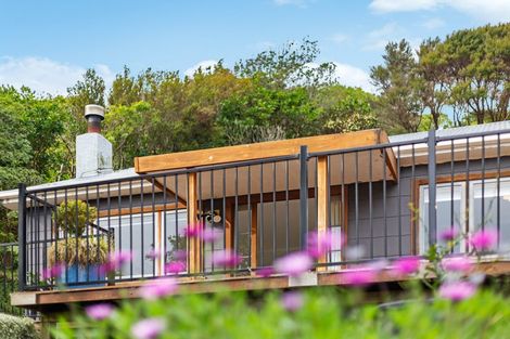 Photo of property in 82 Cluny Road, Plimmerton, Porirua, 5026