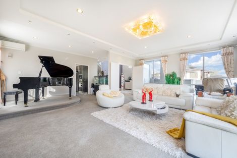 Photo of property in 7 Kinmont Rise, East Tamaki Heights, Auckland, 2016