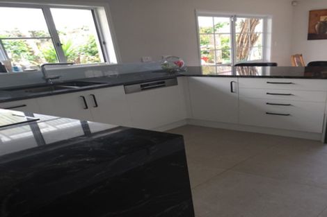 Photo of property in 2/34 Princes Street, Northcote Point, Auckland, 0627