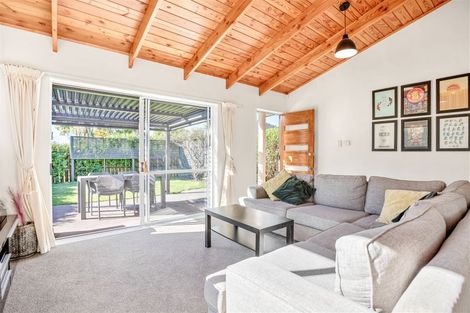 Photo of property in 1/25 Neil Avenue, Te Atatu Peninsula, Auckland, 0610