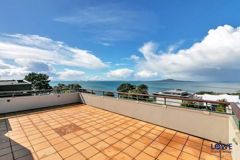 Photo of property in 1a Bournemouth Terrace, Murrays Bay, Auckland, 0630
