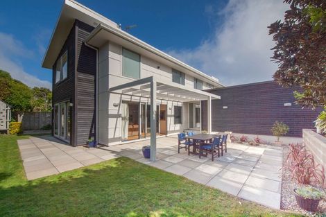 Photo of property in 24e Mandalay Terrace, Khandallah, Wellington, 6035