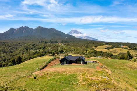 Photo of property in 791 Dover Road, Okato, New Plymouth, 4374