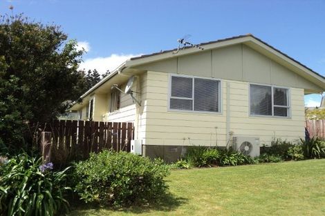 Photo of property in 23 Cleat Street, Whitby, Porirua, 5024