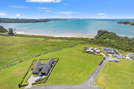 Photo of property in 1 Takahuri Place, Okura Bush, Silverdale, 0794