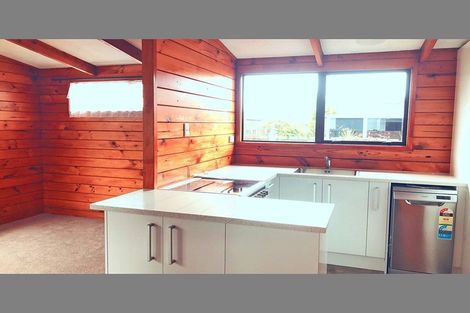 Photo of property in 2/49 Larnoch Road, Henderson, Auckland, 0610