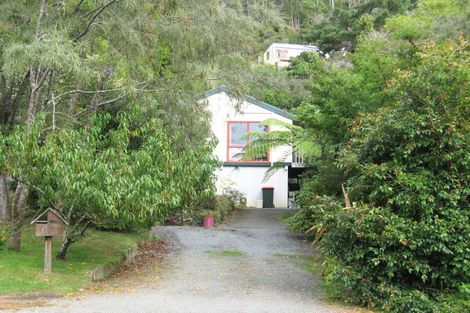 Photo of property in 108a Wyndham Road, Pinehaven, Upper Hutt, 5019
