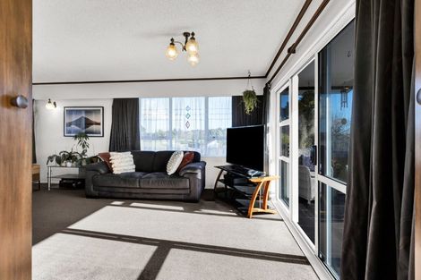 Photo of property in 21 Villa Place, Bell Block, New Plymouth, 4312