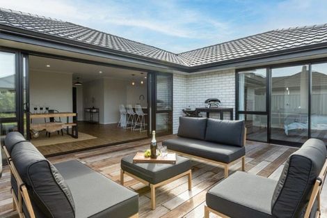 Photo of property in 15 Hikawera Drive, Frimley, Hastings, 4120