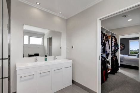 Photo of property in 18 Parkvue Drive, Bell Block, New Plymouth, 4312