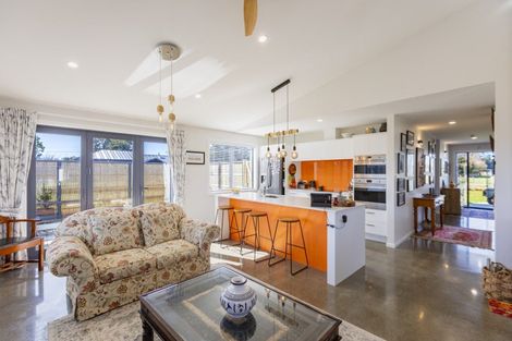 Photo of property in 8 White Road, Otane, 4202