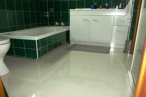 Photo of property in 15 Brockworth Place, Riccarton, Christchurch, 8011