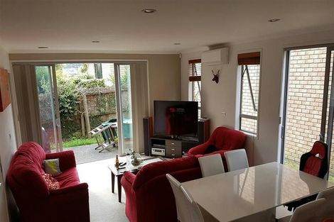 Photo of property in 75b Fields Parade, Oteha, Auckland, 0632