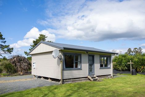 Photo of property in 124a Boord Crescent, Kumeu, 0891