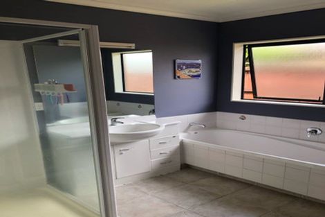 Photo of property in 37 Croftview Road, Wattle Downs, Auckland, 2103