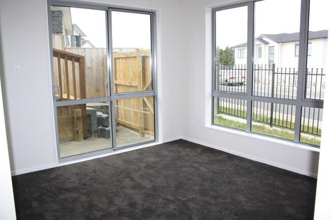 Photo of property in 81 San Valentino Drive, Henderson, Auckland, 0612