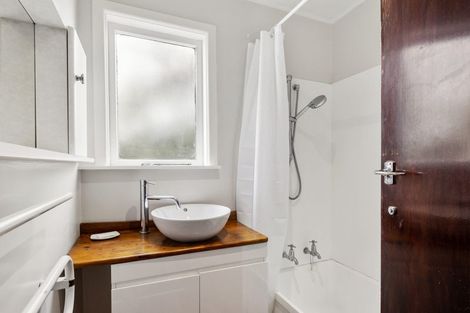 Photo of property in 55 Bedford Street, Northland, Wellington, 6012