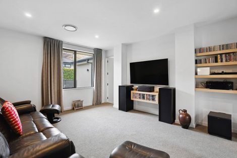 Photo of property in 12 Sapphire Spring Rise, Wanaka, 9305