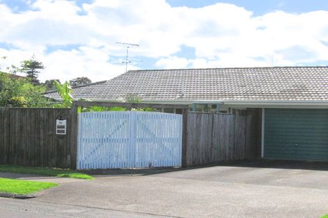 Photo of property in 8b Vivian Wilson Drive, Eastern Beach, Auckland, 2012