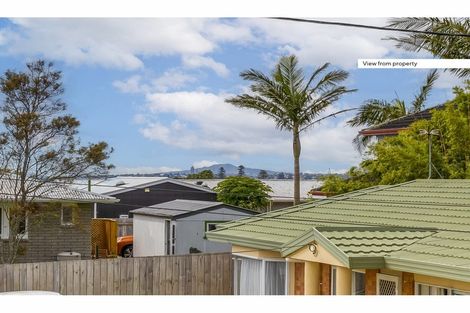 Photo of property in 33c Farquhar Road, Glendene, Auckland, 0602