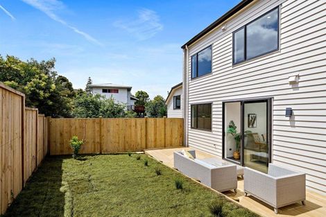 Photo of property in 7c Kerria Place, Sunnynook, Auckland, 0620