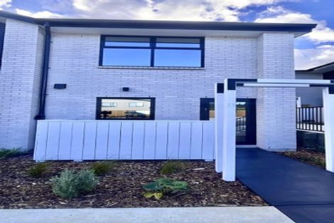 Photo of property in 1/23 Awaroa Road, Sunnyvale, Auckland, 0612