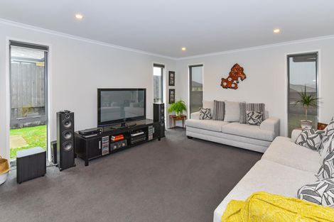 Photo of property in 16 Mcneish Place, Pokeno, 2402