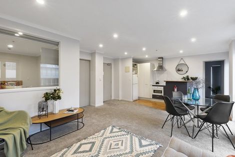 Photo of property in Terrace Heights Apartments, 10a/163 The Terrace, Wellington Central, Wellington, 6011